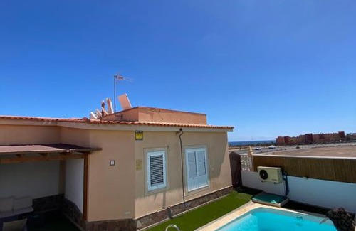 Caleta de Fuste Villa | Beach Villa private heated pool