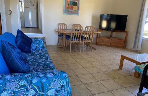 Traviston House | Beachcomber - Burrum Heads - Riverfront - 2BR - Pets Welcome