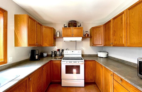 Washago Cottage | "beachcomber" Cottage
