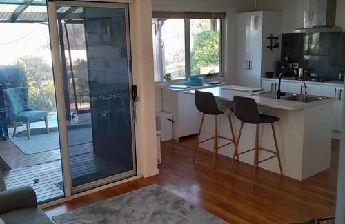 Nubeena House | Beaches Bays and Adventures Ten minutes to Port Arthur 3 minutes to White Beach