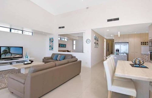 Maroochydore Apartment | Beaches on Maroochy