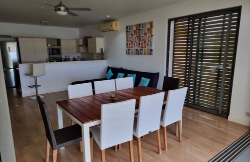 Cascavelle Apartment | Beachfront 2-Br Apartment with Pool, balcony, free Wi-Fi