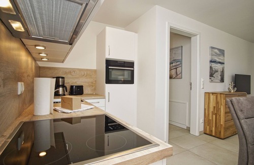Lobbe Apartment | Beachfront apartment with terrace, use of swimming pool and sauna - Rex Rugia apartment 12-4