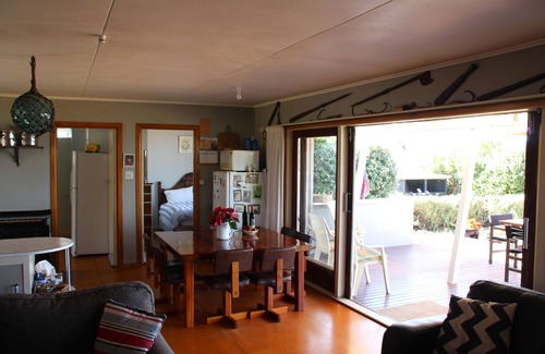 Waimarama House | Beachfront beauty