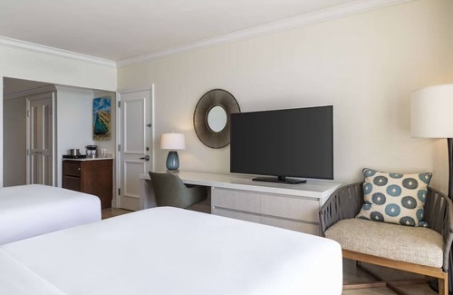 Garrison Historic Area House | Beachfront Bliss: 3 Oceanview Suites w/Access to Two Pools & Relaxing Spa