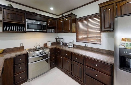 Playa Hermosa House | Beachfront Casa Barracuda 3BR Luxury, pool w 1/3 acre, Playa Hermosa de Jaco!