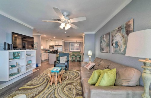 Port Aransas Condo | Beachfront Condo in Port Aransas: Pets Stay Free