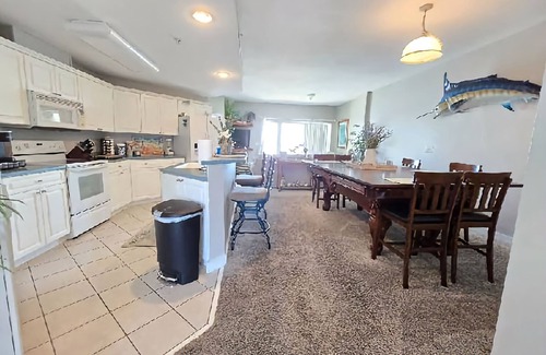 Morehead City Condo | Beachfront Condo with Amazing Views