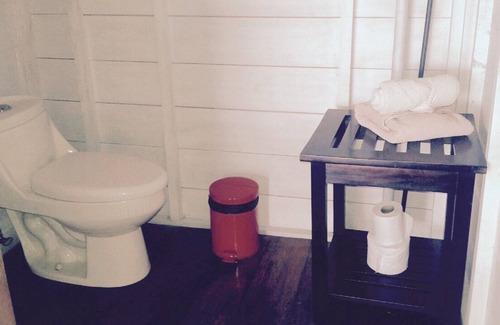 Leon Cottage | Beachfront Cozy Cabana for two