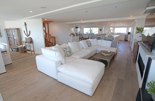 Silver Strand House | Beachfront -escape to California’s best kept secret Silverstrand Beach.