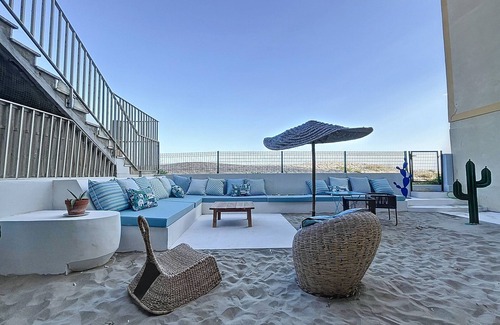 Carnon-Plage Apartment | Beachfront F3 Apartment with Parking in Carnon, Renovated, Direct Beach Access, Terraces, and Chic Decor