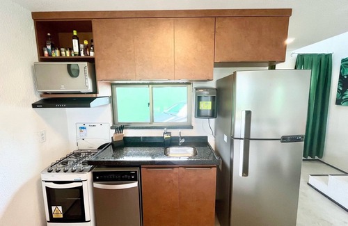 Barro Preto House | Beachfront fully-equipped 2-bedroom house near Beach Park with AC, WiFi.
