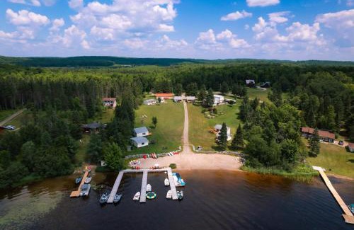 Magnetawan House | Beachfront Getaway #3 - Maijac Resort & Marina