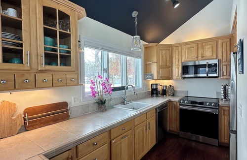 Pigeon House | Beachfront home minutes from downtown Caseville - panoramic views of Lake Huron!