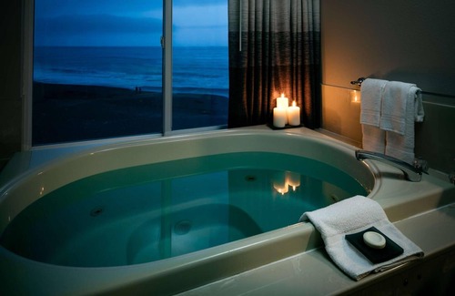 Harbor Hotel | Beachfront Inn