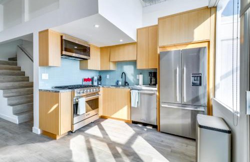 Central Malibu Apartment | Beachfront Malibu Apartment with Ocean-View Balcony