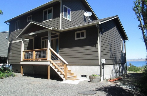 Diamond Point House | BEACHFRONT NEWER HOME W/SUNRM FACIN PROTECTION ISLAND@ Diamond Point