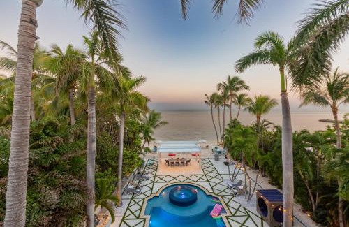 Islamorada Villa | Beachfront Villa at Islamorada BY THE GLAMHOMES