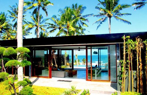 Suraberata Villa | Beachfront Villa Inca- Breakfast included