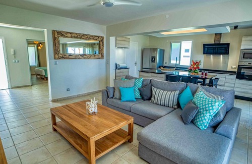 L'Autre-Bord Villa | Beachfront villa rental, sea view - sleeps 8