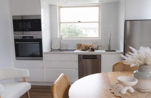 Wamberal Apartment | BEACHSIDE #7 | Close to beach | Accom Holidays