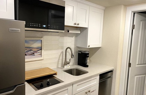 Wildwood Crest Apartment | Beachside Bliss 1BR Condo @ Cape Cod Inn