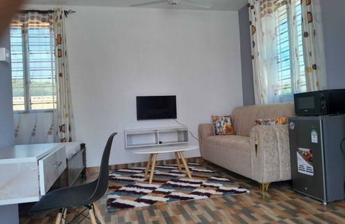 Kilifi Apartment | Beachside Spacious Haven: Walk to Sand and Shops