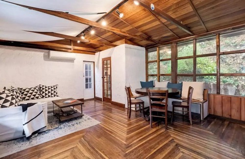 Beachwood Canyon Cabin | Beachwood Cabin Spa with Sauna and Hot Tubn