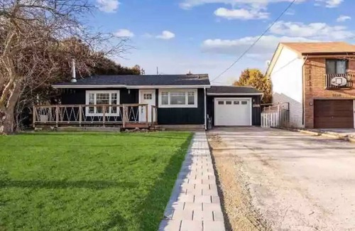 Pickering House | Beachy bungalow