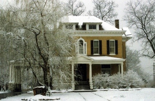 Alton Bed & Breakfast | Beall Mansion An Elegant Bed & Breakfast Inn