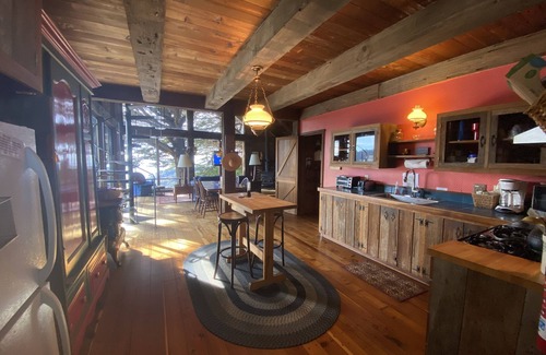 Albion Cabin | Beam's End - WHERE THE NAVARRO RIVER MEETS THE PACIFIC OCEAN