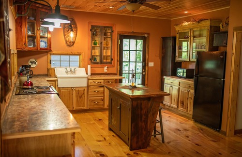 Farrandsville Cabin | Bear Bottom Lodge - Now with WiFi!