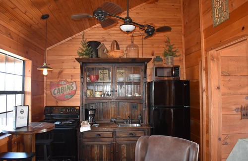 Walnut Shade Cabin | Bear Creek Lodge Cabin Resort