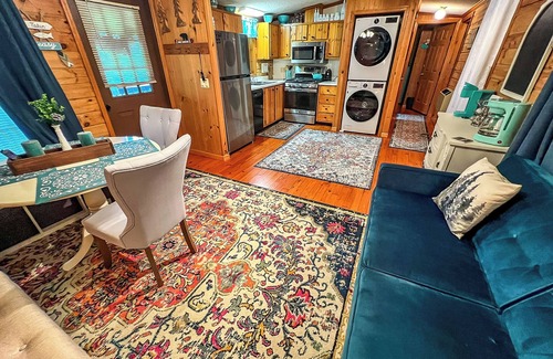 Todd Cabin | Bear Necessities Available Labor Day Weekend!