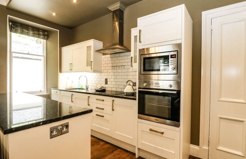 Glen Urquhart House | BEARNOCK LODGE, pet friendly, character holiday cottage in Cannich