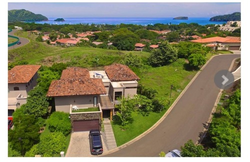 Santa Barbara House | Beatiful Family House