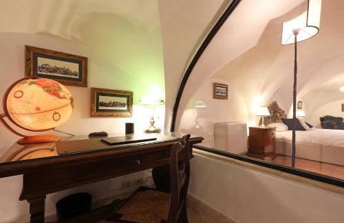 Roman Ghetto Apartment | Beatrix Apartment in Trastevere by Nosdom Properties