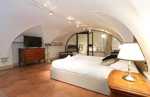 Roman Ghetto Apartment | Beatrix Apartment in Trastevere by Nosdom Properties
