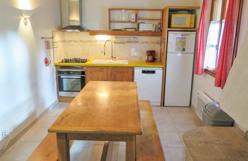 Blanquefort-sur-Briolance House | Beautiful private villa for 4 guests with private pool, WIFI, TV, terrace, pets allowed and park.
