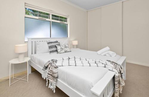 Beaumont House | Beaumont Bliss: 4BR 2 5BA Family Retreat