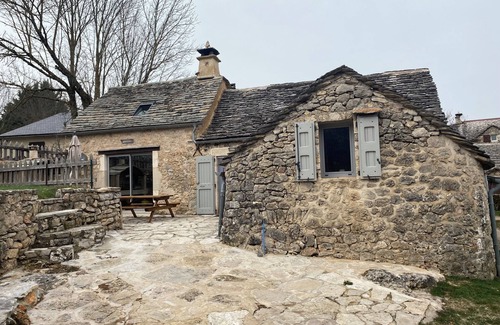 Saint-Pierre-des-Tripiers House | Beautiful Caussenarde house on the Causse Méjean Lozère