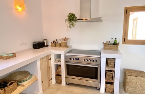 Sant Josep de sa Talaia House | Beautifully renovated vila 2 steps from the beach (max 8 adults or 6 adults and 4 children)