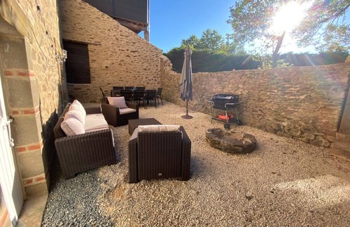 Saint-Pierre-de-Frugie House | Beautiful 3 bedroom property, with private courtyard and garden