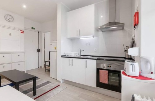 Amadora Apartment | Beautiful 1 Bedroom Apartment near Benfica