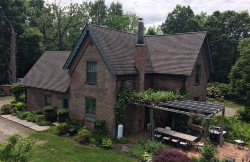 Beacon House | Beautiful 1850's brick farmhouse in Beacon - 4 bdrm, 2 1/2 bath, entire house.
