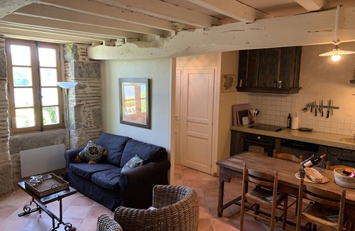 Clairac Cottage | Beautiful 18th century property on the banks of the river Lot
