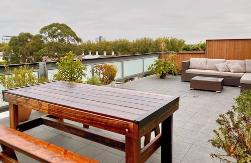 St Kilda West Apartment | Beautiful 1BR in St Kilda with Stunning Terrace