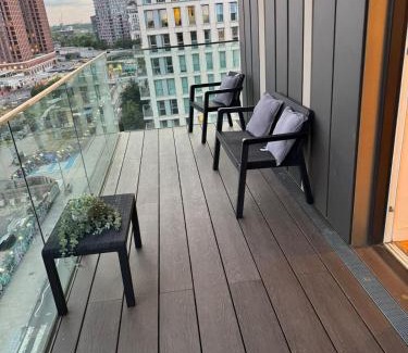 Stratford Apartment | Beautiful 2 BD spacious Apt in Stratford City