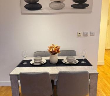 Stratford Apartment | Beautiful 2 BD spacious Apt in Stratford City