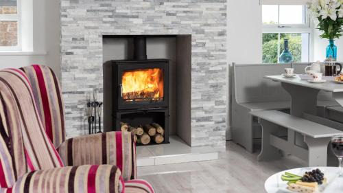 Hethersgill House | Beautiful 2-Bed Cottage near Carlisle with Hot Tub